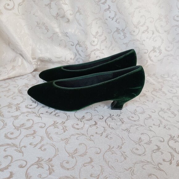 Rich Forrest Green Velvet Kitten heels Sz 8 COLORIFFICS pumps. Like new - Picture 5 of 8